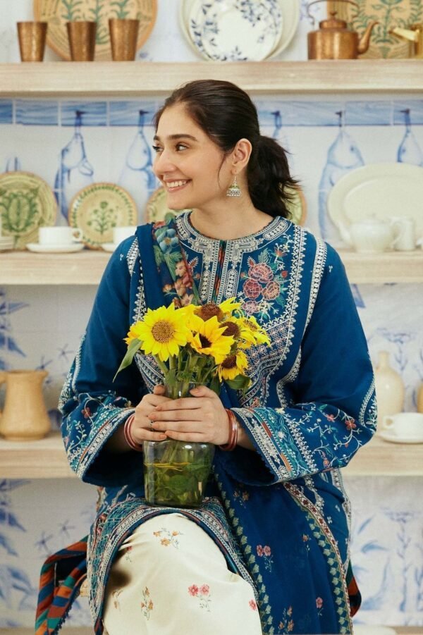 Zarashahjhan Embroidered lawn Three Piece COCO-423